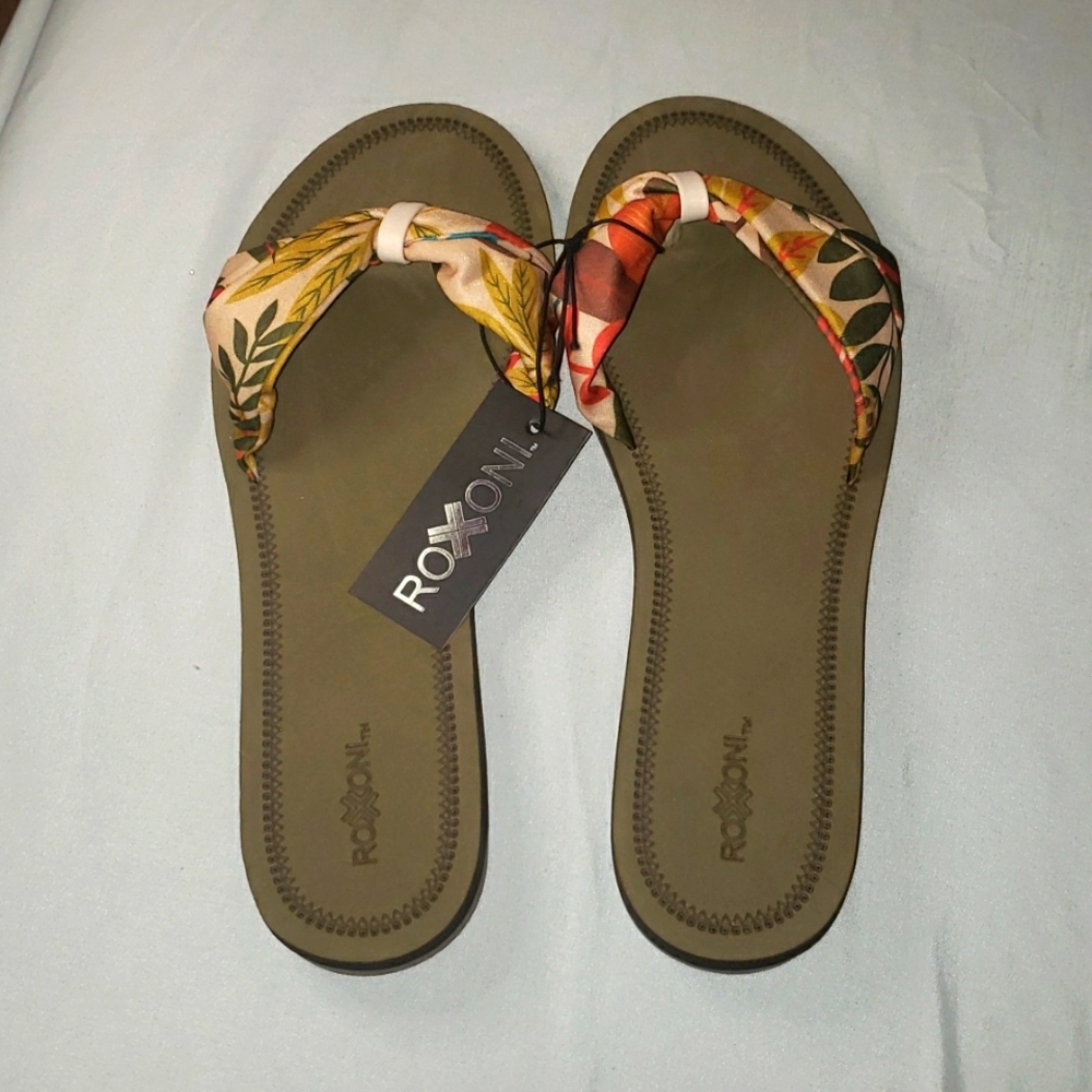 Roxoni Green Floral Sandals 🦚